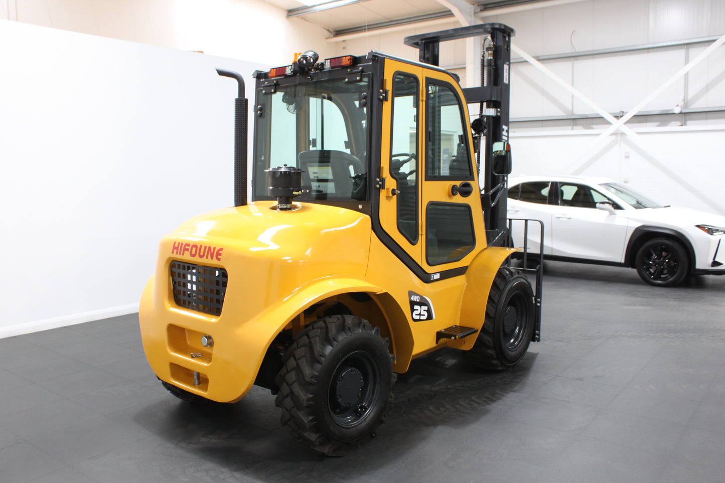 Hifoune CPCD25-4WD - Full cab - Rough terrain forklift