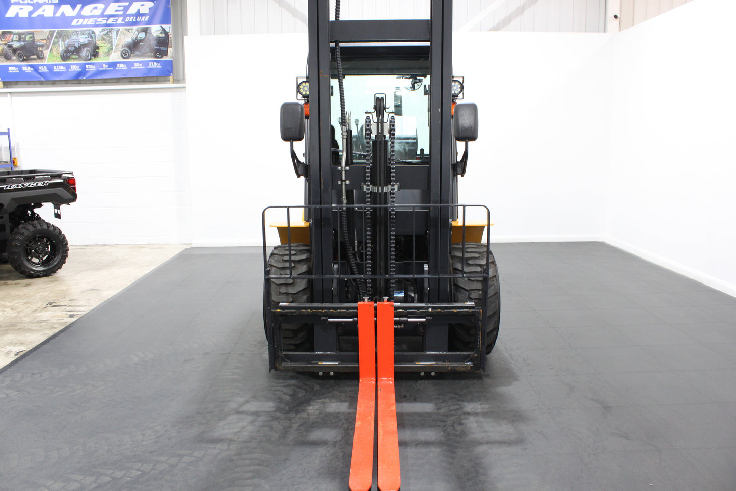 Hifoune CPCD25-4WD - Full cab - Rough terrain forklift