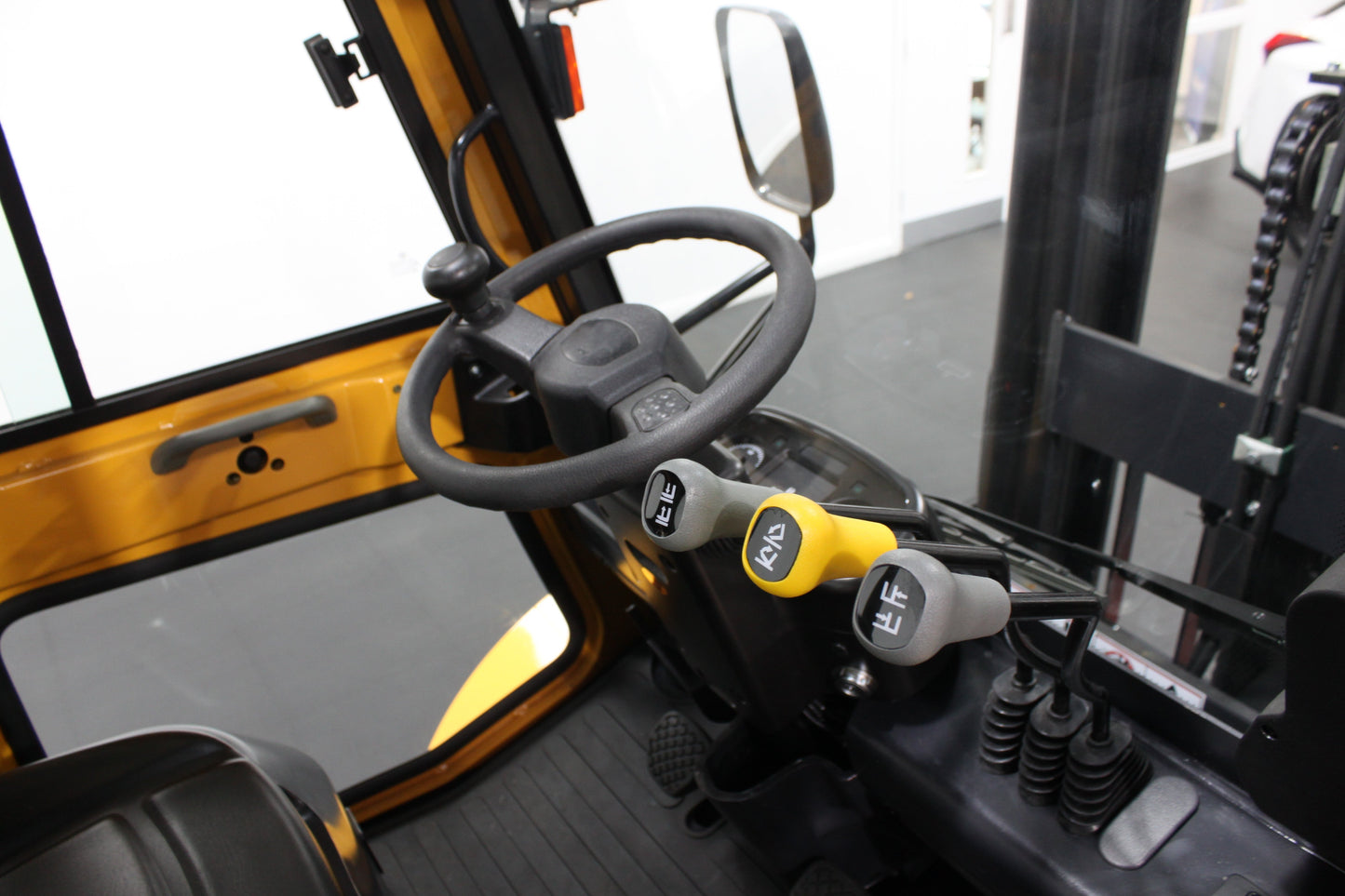Hifoune CPCD25-4WD - Full cab - Rough terrain forklift