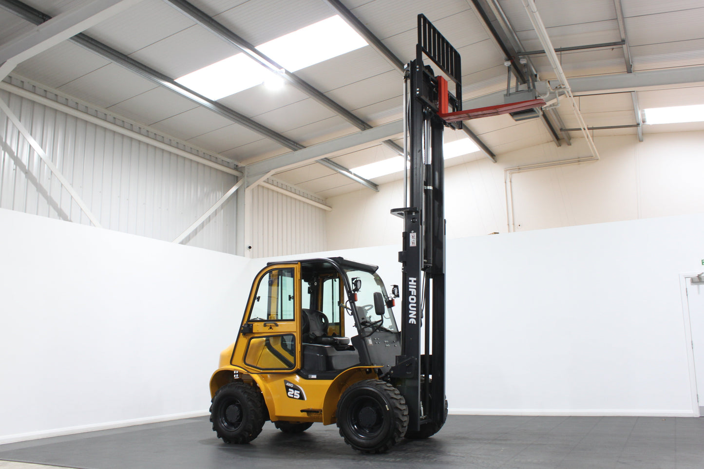 Hifoune CPCD25-4WD - Full cab - Rough terrain forklift