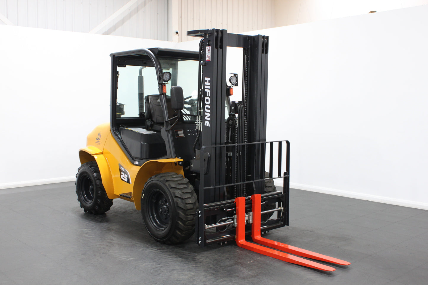 Hifoune CPCD25-2WD - Half cab - Rough terrain forklift