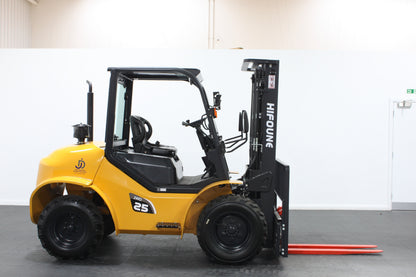 Hifoune CPCD25-2WD - Half cab - Rough terrain forklift