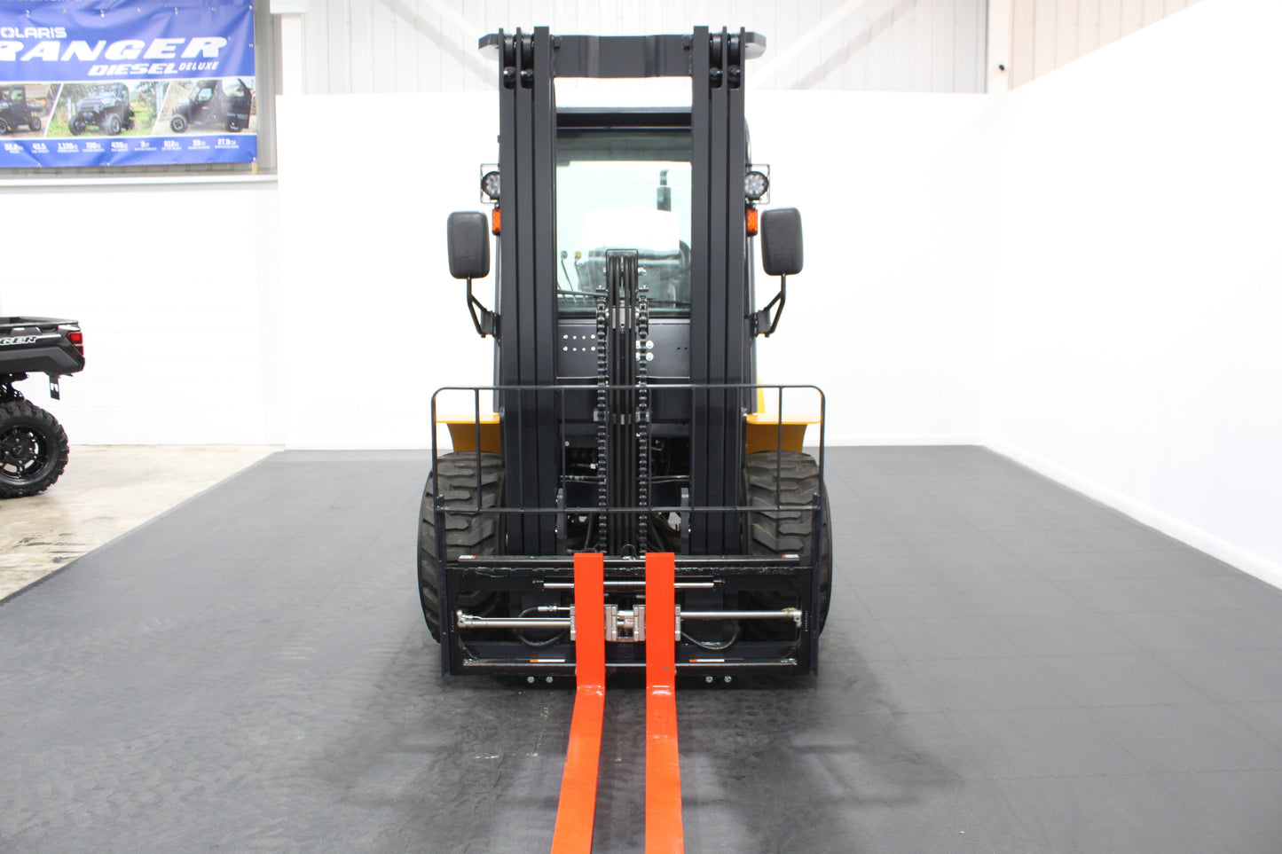 Hifoune CPCD25-2WD - Half cab - Rough terrain forklift