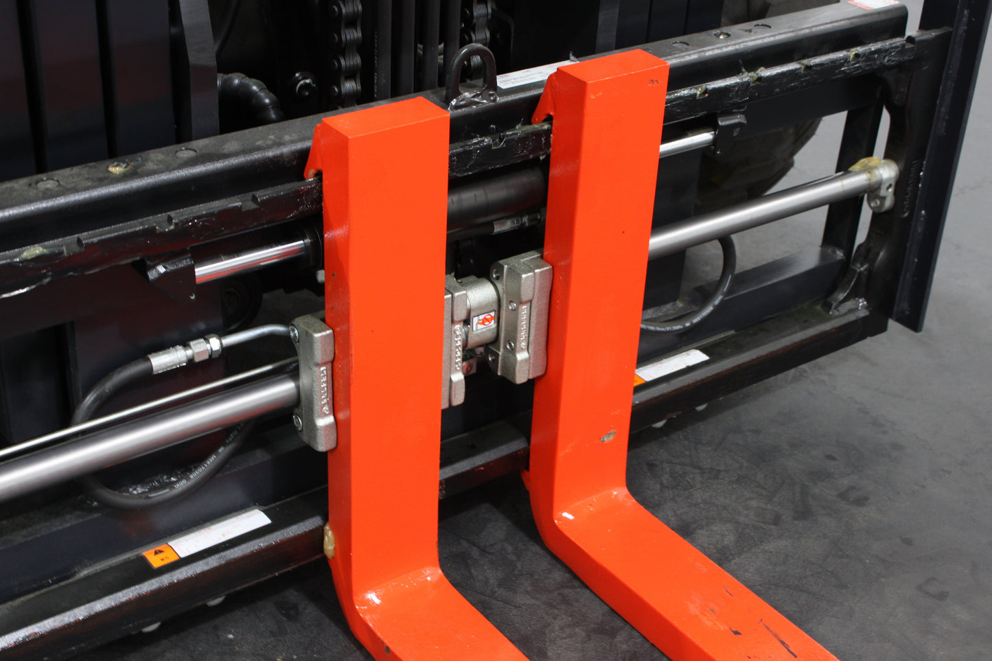 Hifoune CPCD25-2WD - Half cab - Rough terrain forklift