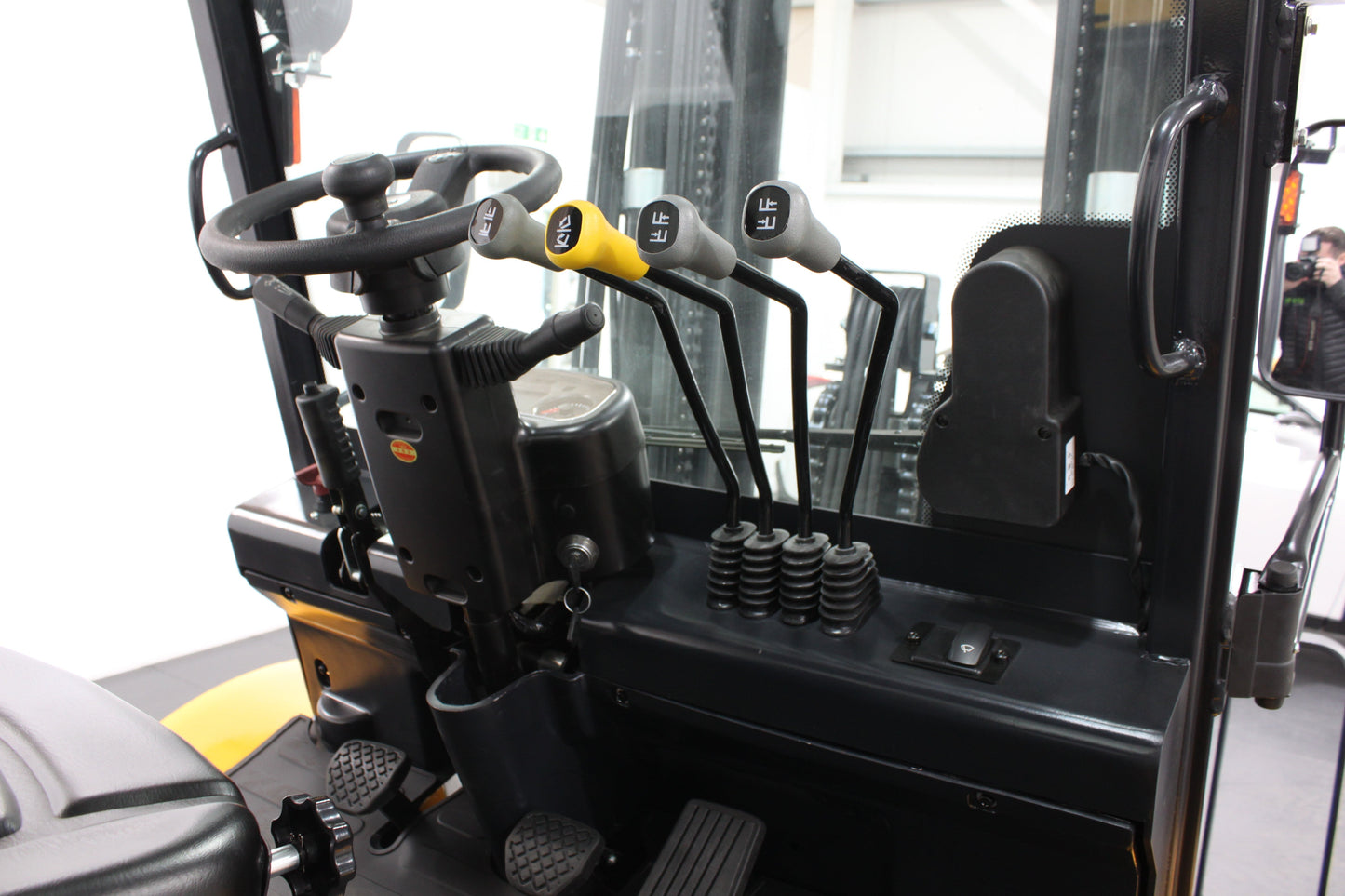Hifoune CPCD25-2WD - Half cab - Rough terrain forklift