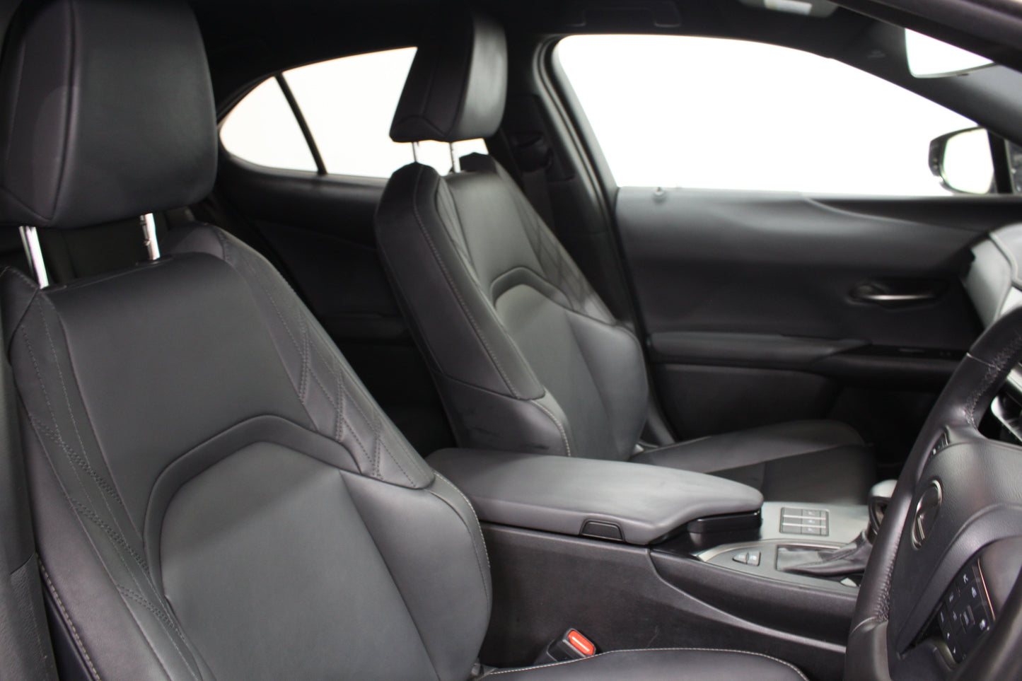 Lexus UX 250h 2.0 F-Sport Design 5dr CVT