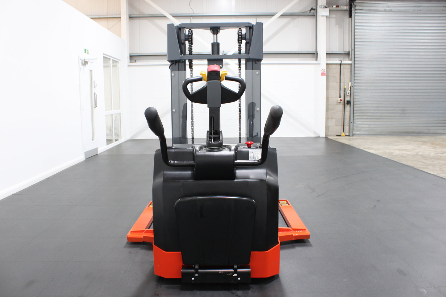 Mima mb15 extra wide straddle pallet stacker - Ride on
