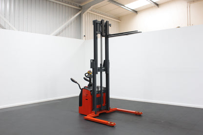 Mima mb15 extra wide straddle pallet stacker - Ride on