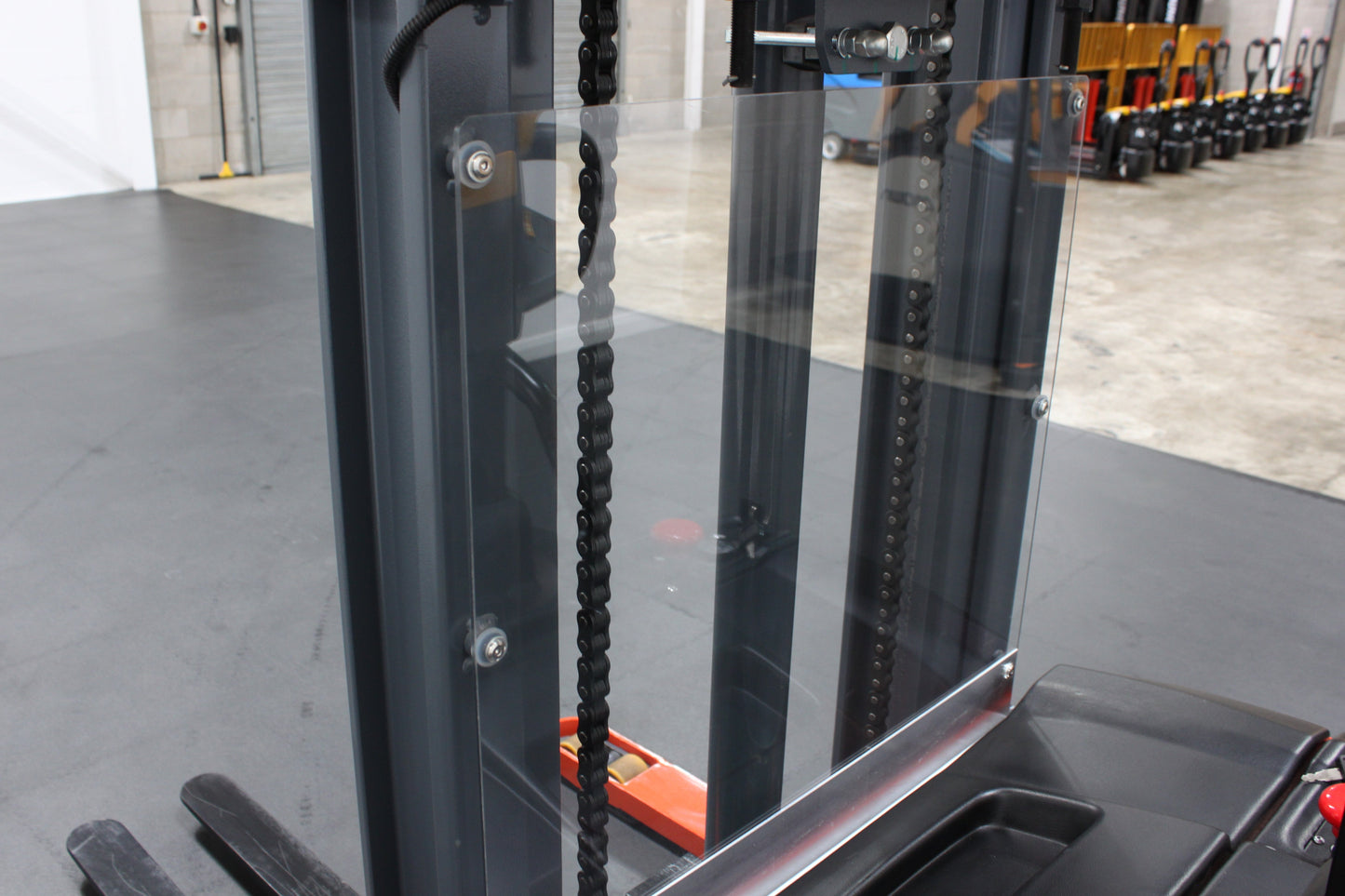 Mima mb15 extra wide straddle pallet stacker - Ride on