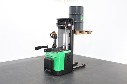 giraffe GES16P-40  Stand-on Powered Stacker – 1,600kg Capacity | Lithium-Ion Electric