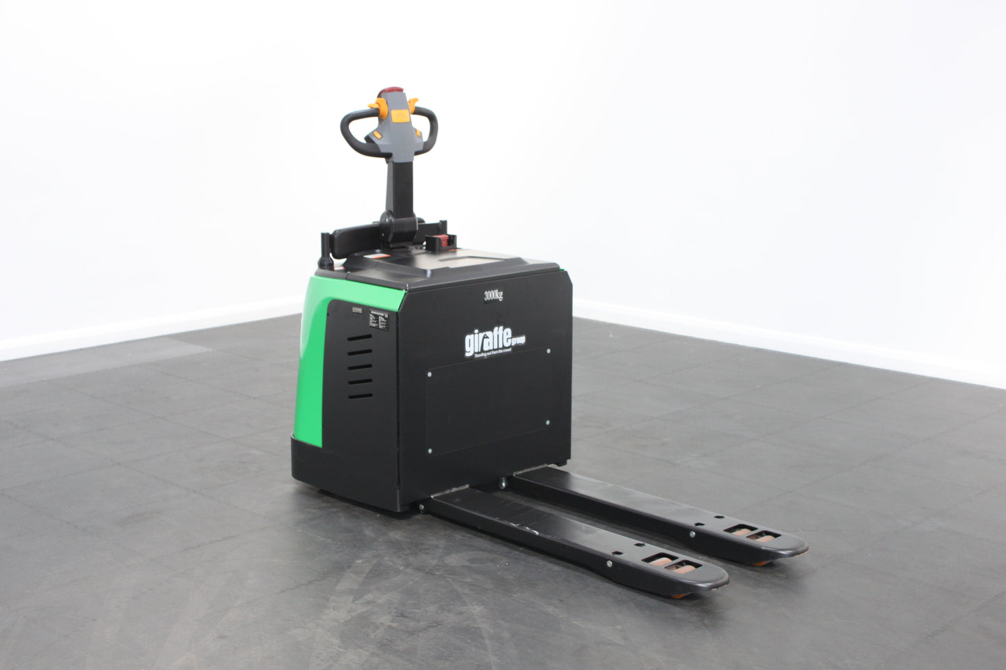 giraffe GET30P Stand-on Pallet truck–  3,000kg Capacity | Lithium-Ion Electric