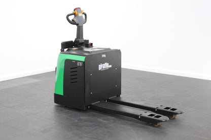 giraffe GET20P Stand-on Pallet truck– 2,000kg Capacity | Lithium-Ion Electric