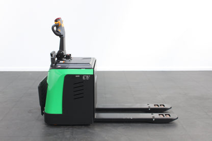 giraffe GET30P Stand-on Pallet truck–  3,000kg Capacity | Lithium-Ion Electric