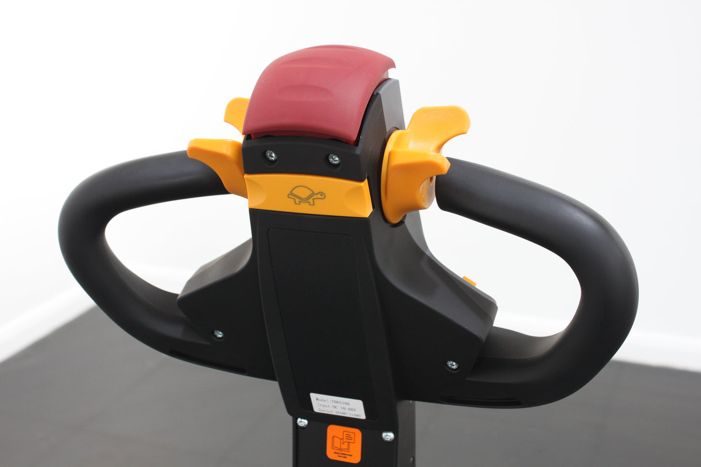 giraffe GET20P Stand-on Pallet truck– 2,000kg Capacity | Lithium-Ion Electric