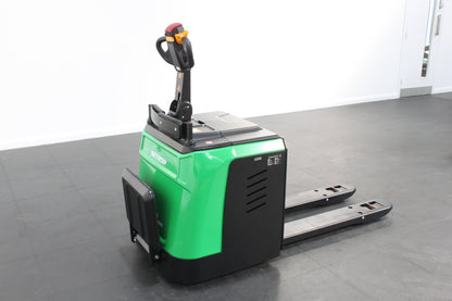giraffe GET25P Stand-on Pallet truck–  2,500kg Capacity | Lithium-Ion Electric