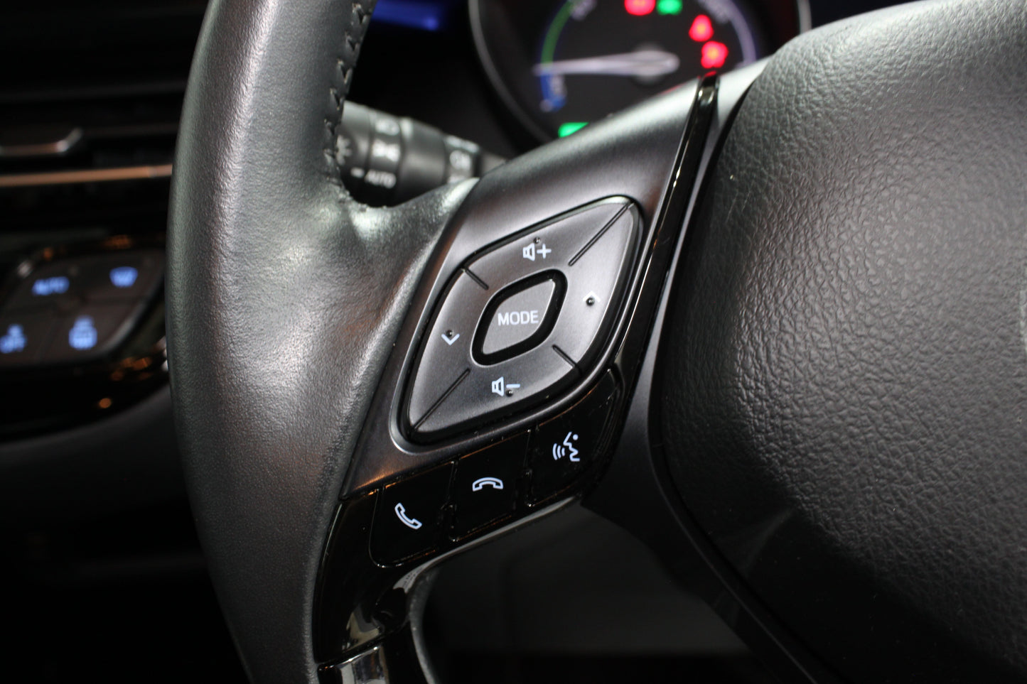 Toyota C-HR 1.8 Hybrid Dynamic 5dr CVT