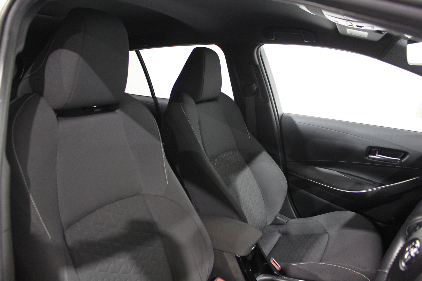 Toyota Corolla 1.8 VVT-i Hybrid Design 5dr CVT