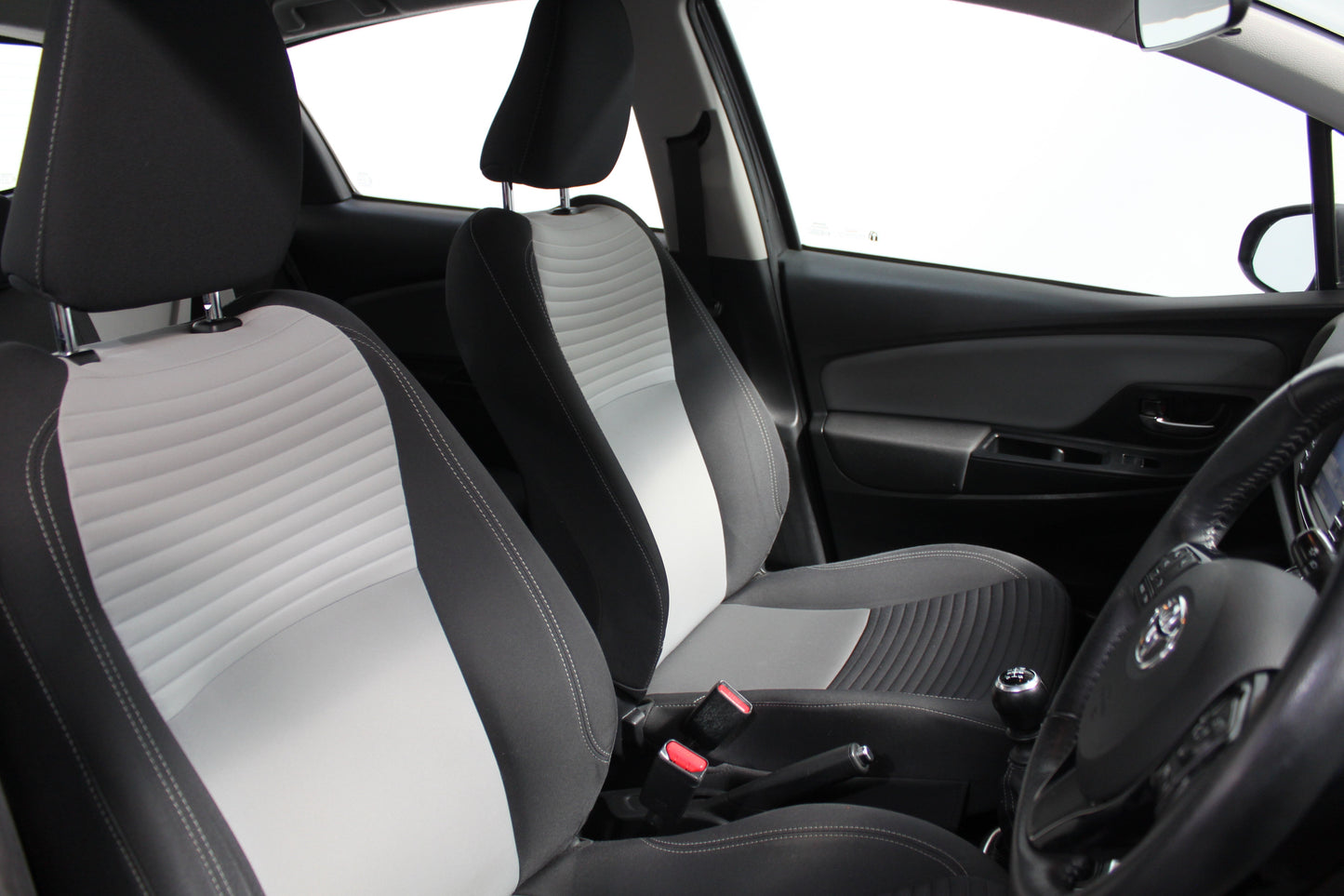 Toyota Yaris 1.5 VVT-i Icon Tech 5dr