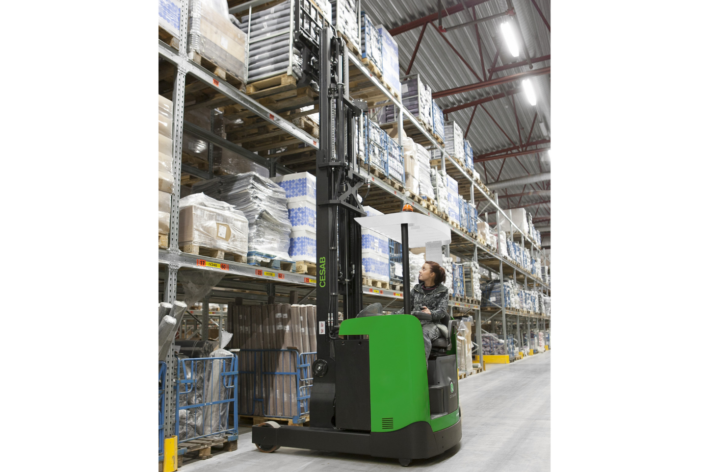 CESAB R100 Electric Reach Truck – 1200kg to 1600kg Capacity | Compact Lithium Ion Electric Reach Truck for Efficient Warehouse Operations