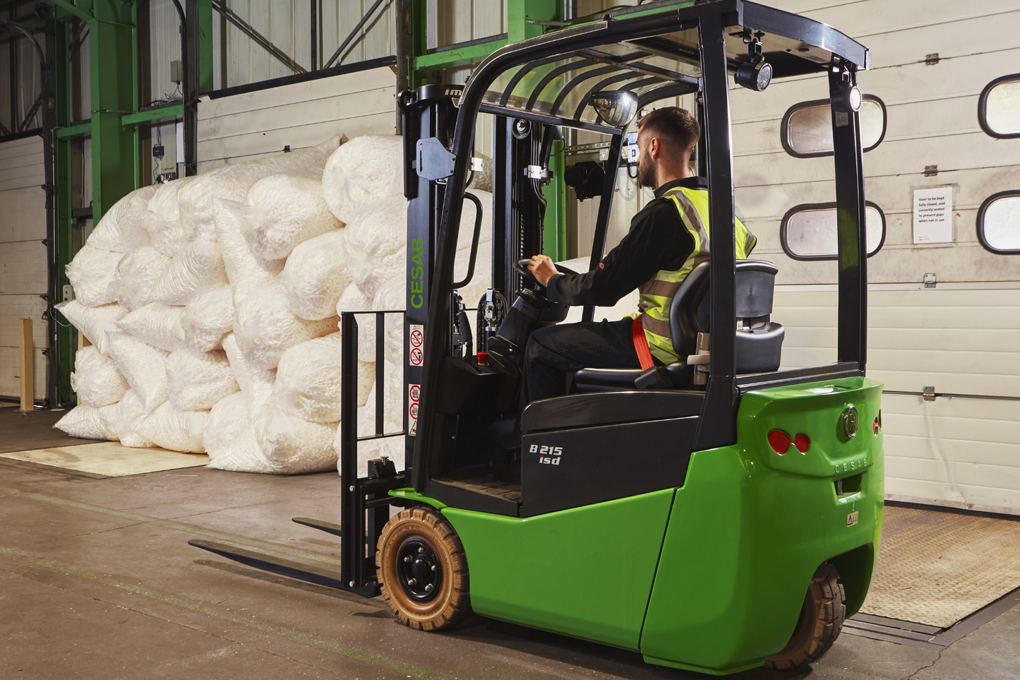 CESAB B200 Three-Wheel Electric Counterbalance Forklift – 1000kg, 1250kg, 1500kg Load Capacity | Compact Forklift for Warehouses