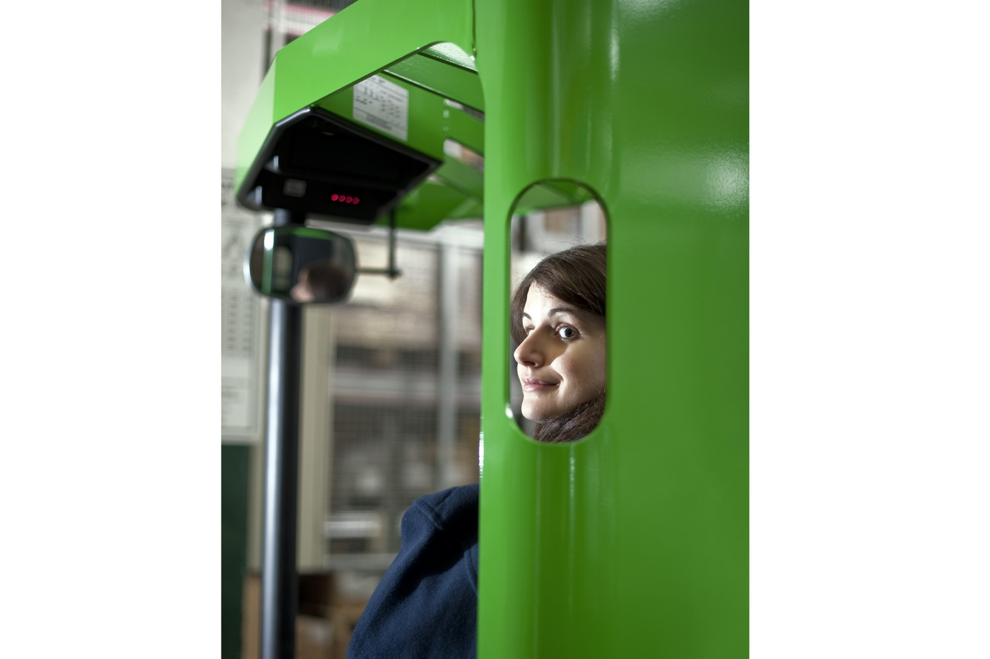 CESAB R200 Compact Electric Reach Truck – 1200kg to 1600kg Capacity | High-Performance Electric Reach Truck for Narrow Aisles